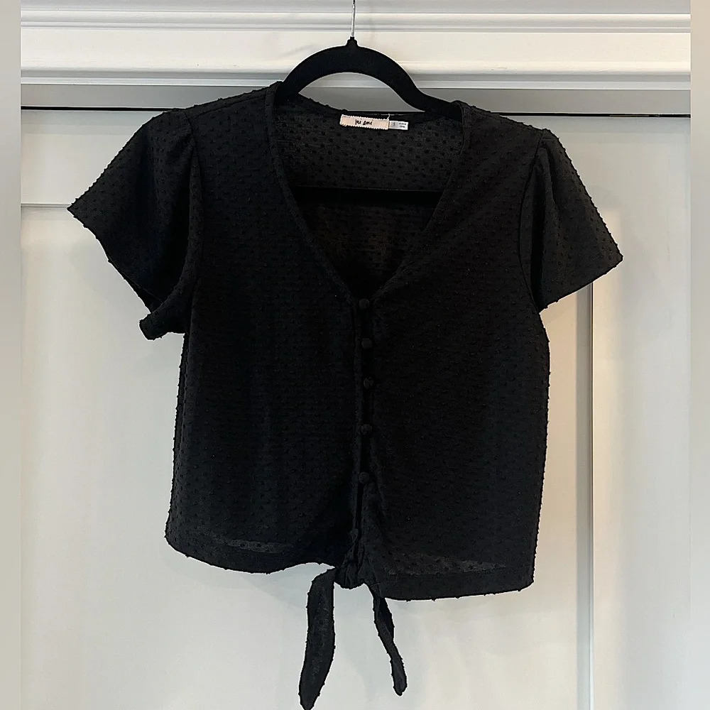 Black t shirt with buttons